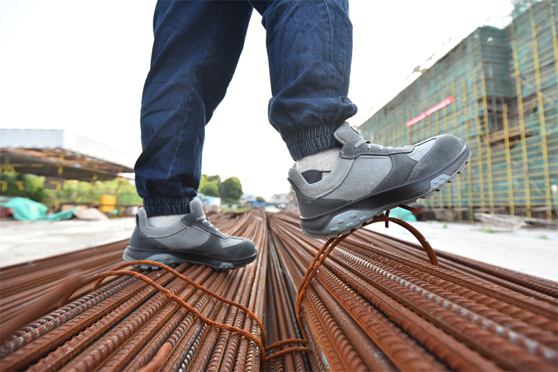 lightweight safety shoes